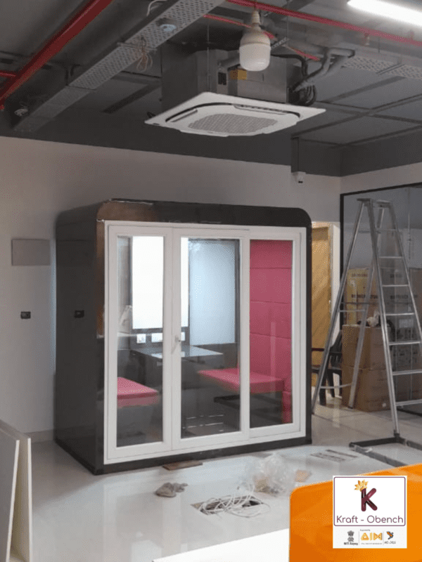 4-Seater Office Meeting Pod